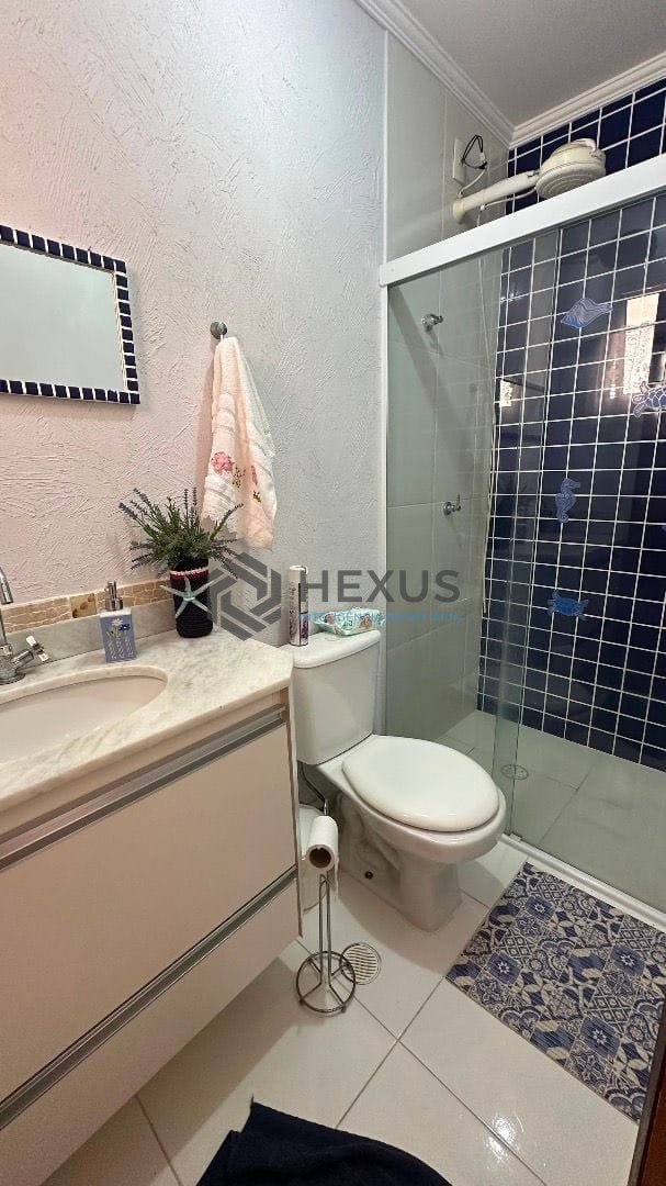 Foto 17 de Sobrado triplex com varanda na Praia da Enseada, Guarujá