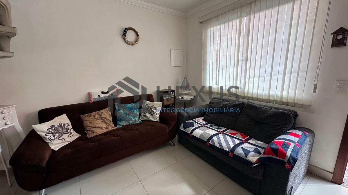 Foto 3 de Sobrado triplex com varanda na Praia da Enseada, Guarujá