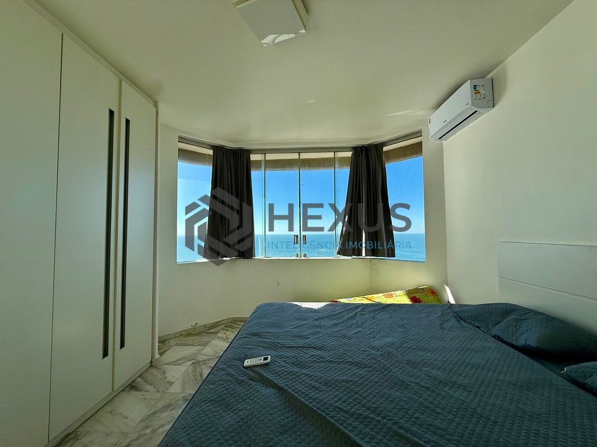 Foto 12 de Cobertura Triplex reformada com varanda vista mar e lazer na beira mar no Morro Sorocotuba na Enseada, Guarujá