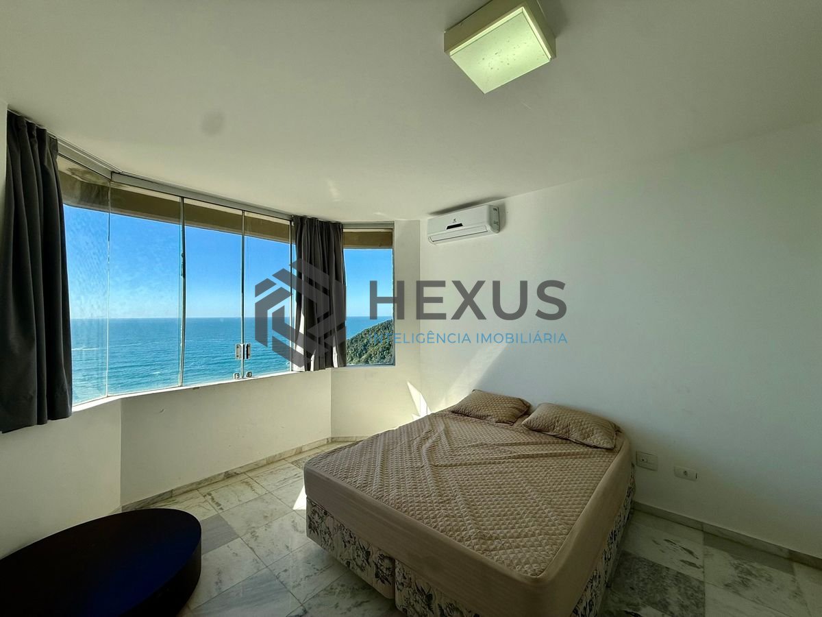 Foto 33 de Cobertura Triplex reformada com varanda vista mar e lazer na beira mar no Morro Sorocotuba na Enseada, Guarujá