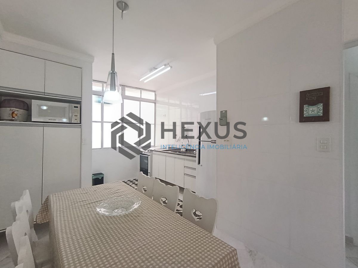 Foto 5 de Apartamento reformado com vista mar a 250m da praia na região da Brunella na Enseada, Guarujá