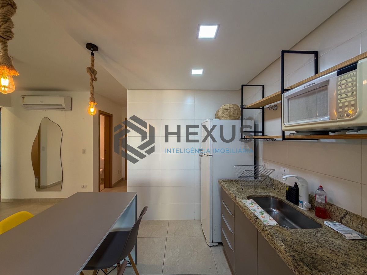 Foto 18 de Apartamento reformado com varanda gourmet vista mar a 400m da praia na região do Jardim Centenário na Enseada, Guarujá