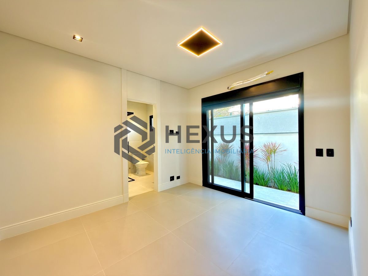 Foto 22 de Casa reformada com piscina e área gourmet no Jardim Acapulco, Guarujá