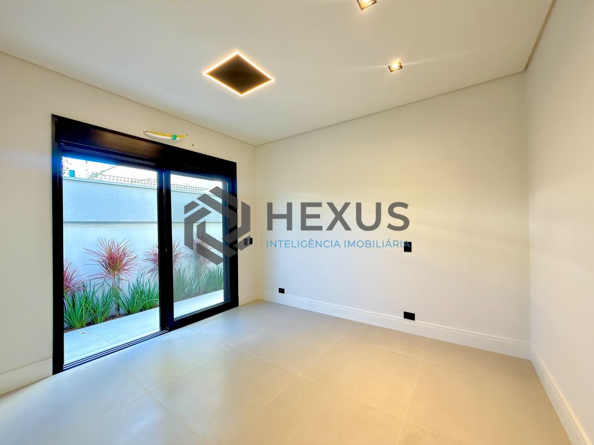 Foto 20 de Casa reformada com piscina e área gourmet no Jardim Acapulco, Guarujá