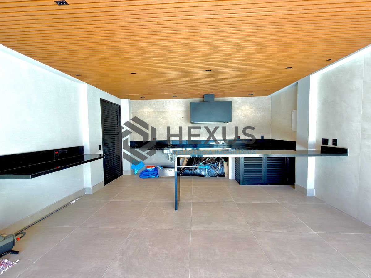 Foto 6 de Casa reformada com piscina e área gourmet no Jardim Acapulco, Guarujá