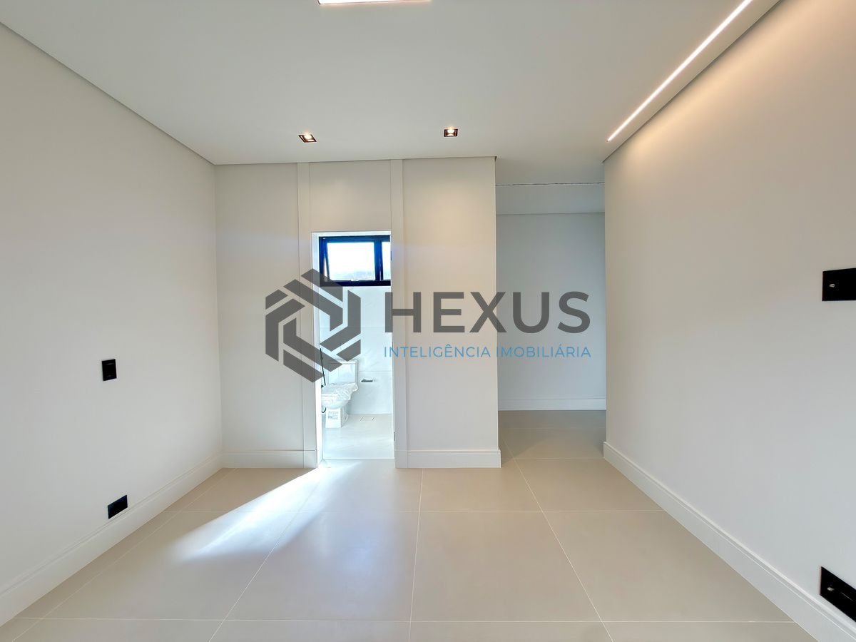 Foto 17 de Casa reformada com piscina e área gourmet no Jardim Acapulco, Guarujá