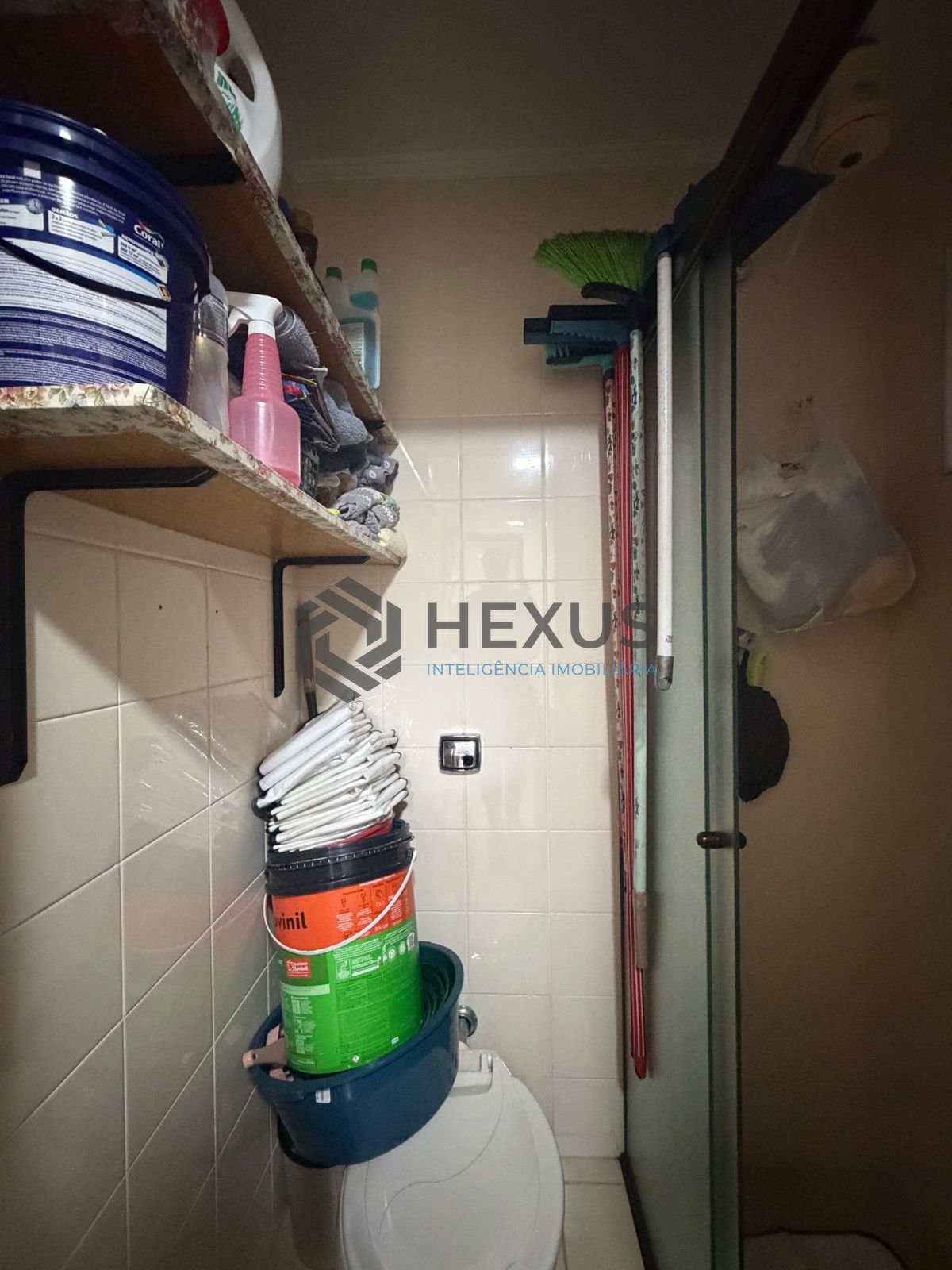 Foto 34 de Apartamento reformado com varanda na região do Jardim Três Marias na Enseada, Guarujá