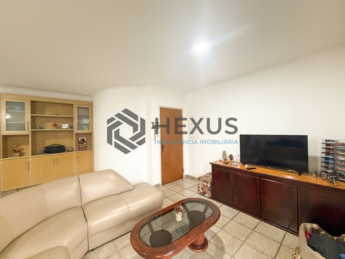 Foto 8 de Apartamento reformado com varanda na região do Jardim Três Marias na Enseada, Guarujá