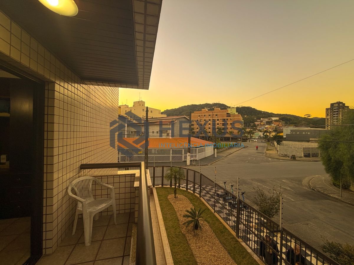 Foto 23 de Apartamento reformado com varanda na região do Jardim Três Marias na Enseada, Guarujá
