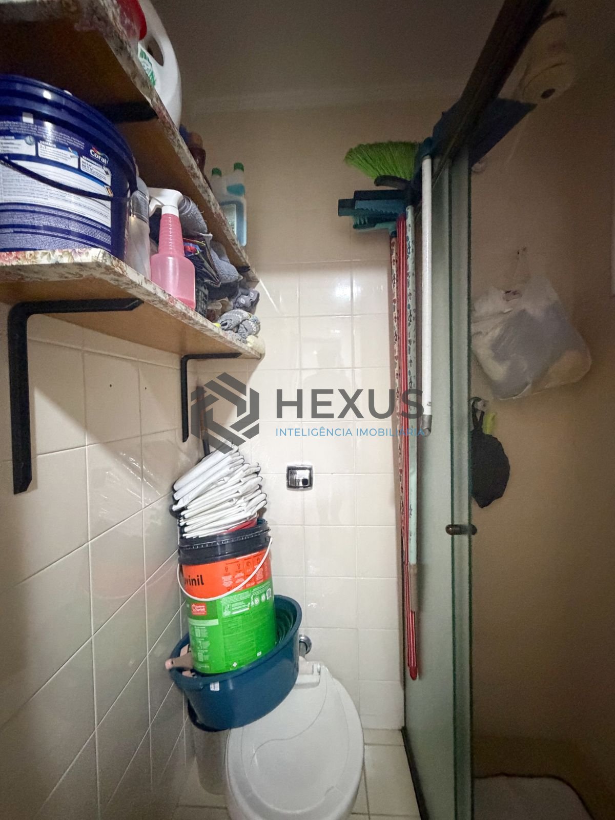 Foto 33 de Apartamento reformado com varanda na região do Jardim Três Marias na Enseada, Guarujá