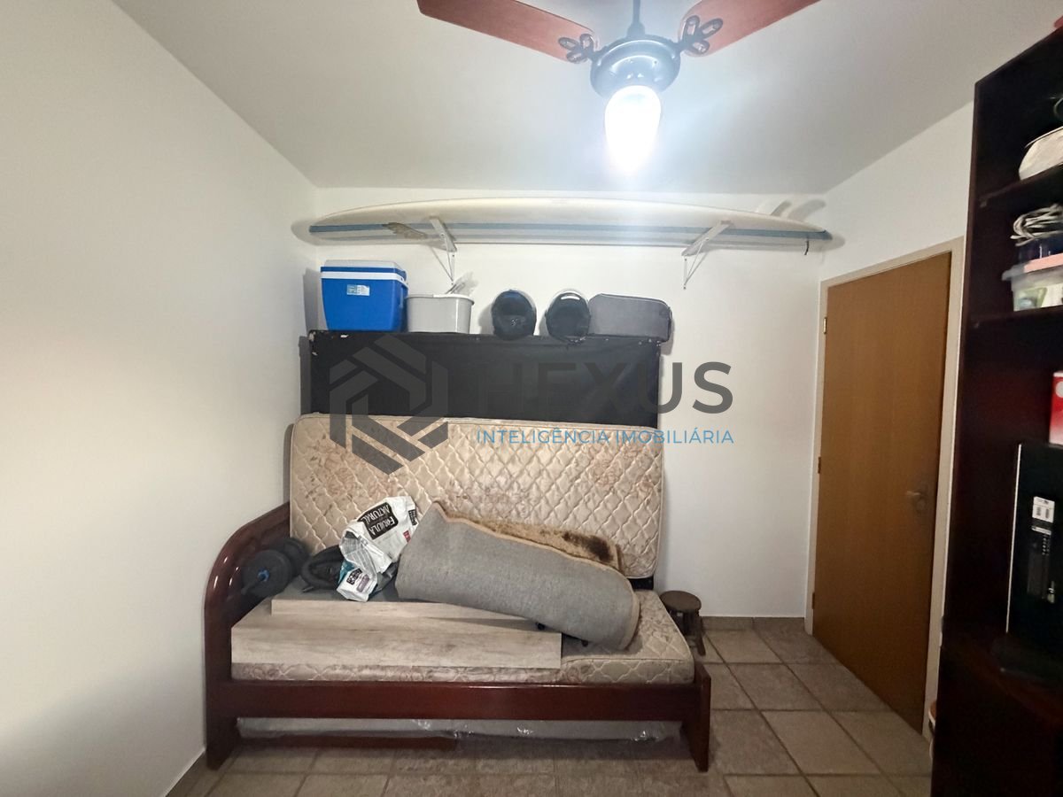 Foto 17 de Apartamento reformado com varanda na região do Jardim Três Marias na Enseada, Guarujá
