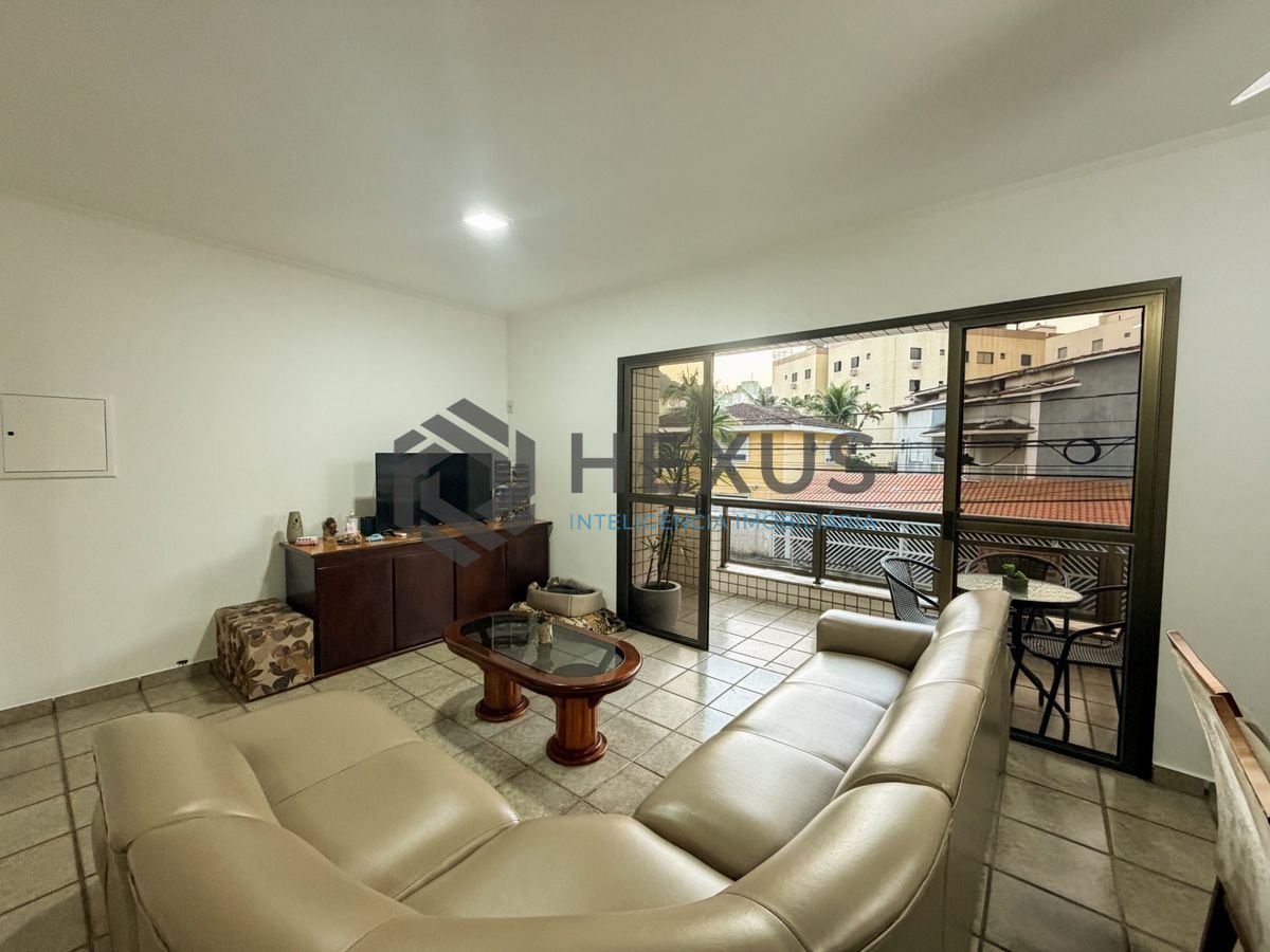 Foto 13 de Apartamento reformado com varanda na região do Jardim Três Marias na Enseada, Guarujá