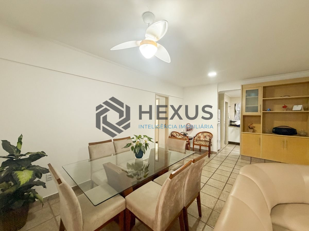 Foto 9 de Apartamento reformado com varanda na região do Jardim Três Marias na Enseada, Guarujá