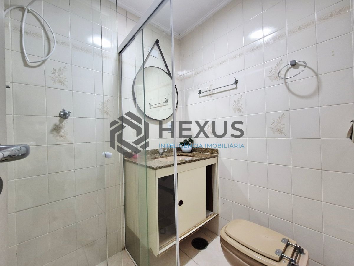 Foto 16 de Apartamento com varanda nas Pitangueiras, Guarujá