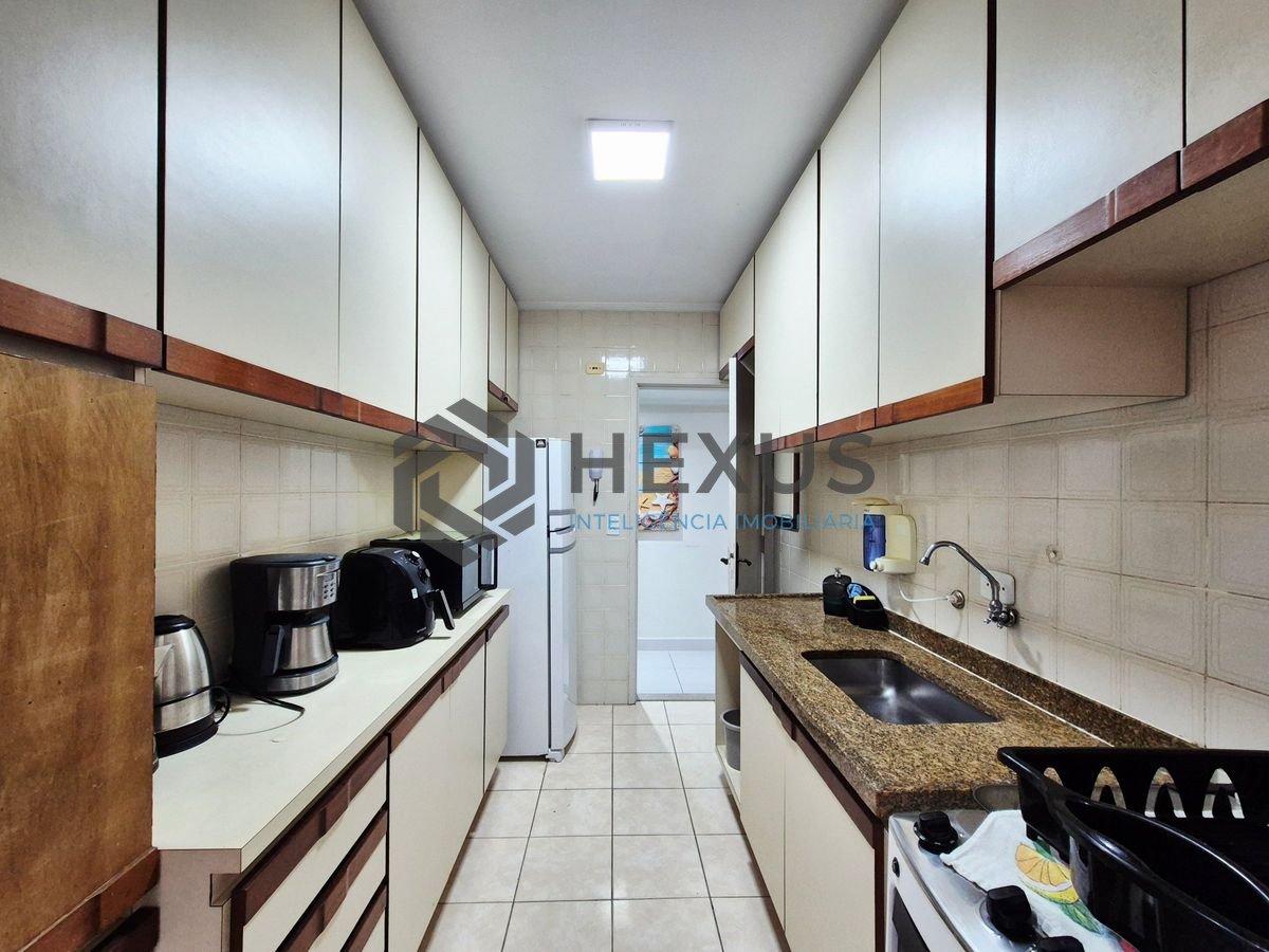 Foto 19 de Apartamento com varanda nas Pitangueiras, Guarujá