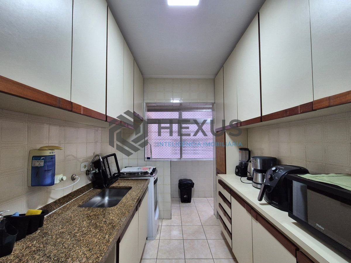 Foto 18 de Apartamento com varanda nas Pitangueiras, Guarujá