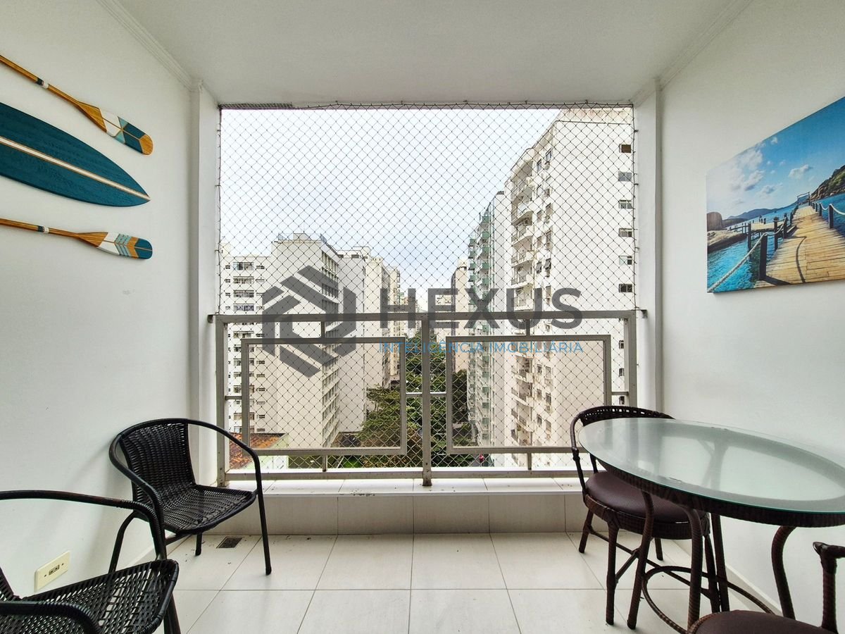 Foto 3 de Apartamento com varanda nas Pitangueiras, Guarujá