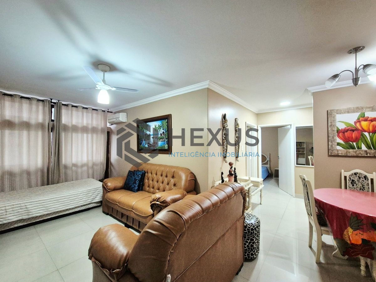 Foto 4 de Apartamento com varanda a 1 quadra da praia nas Pitangueiras, Guarujá