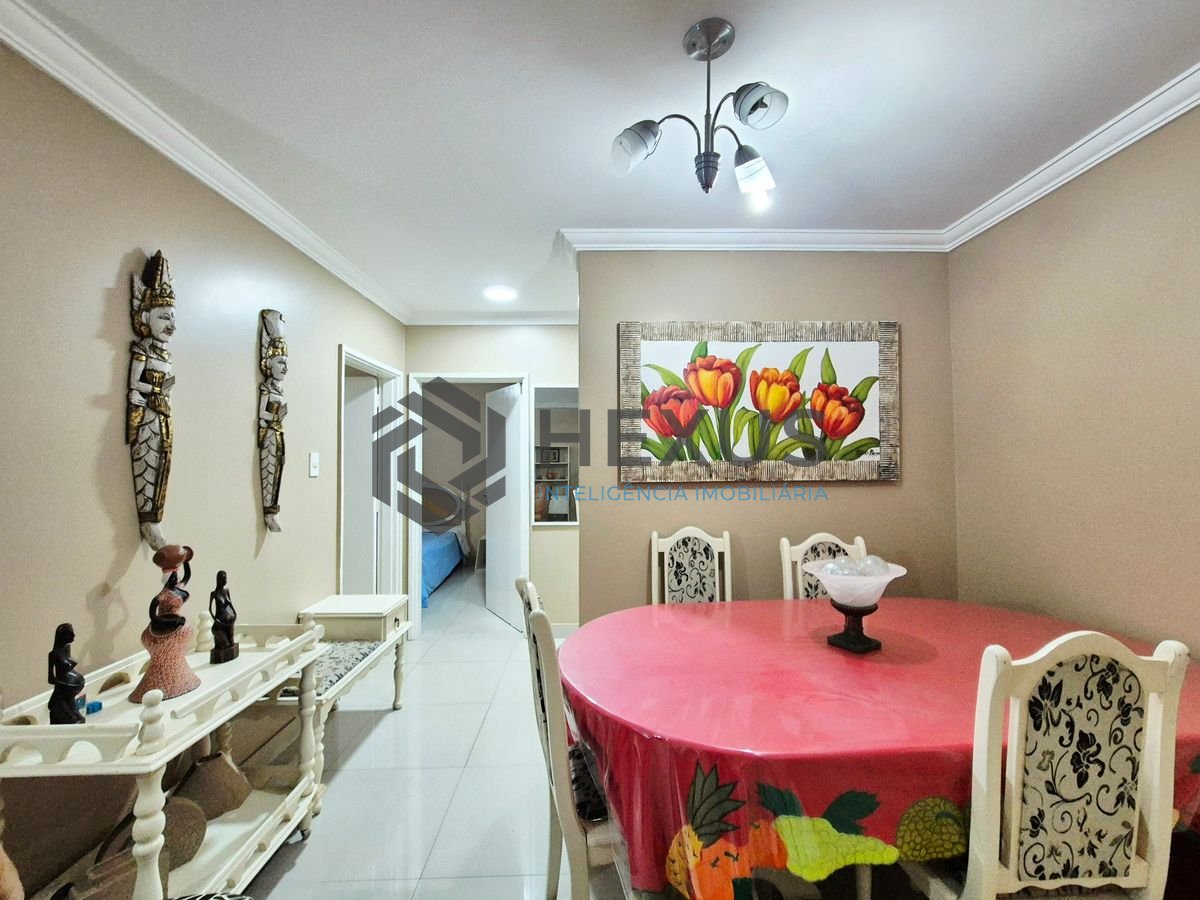 Foto 6 de Apartamento com varanda a 1 quadra da praia nas Pitangueiras, Guarujá