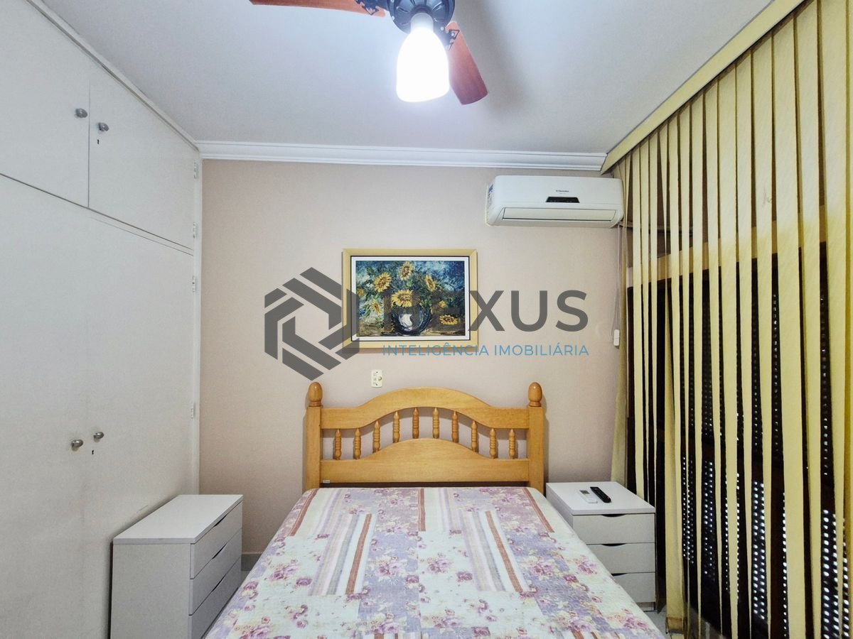 Foto 9 de Apartamento com varanda a 1 quadra da praia nas Pitangueiras, Guarujá