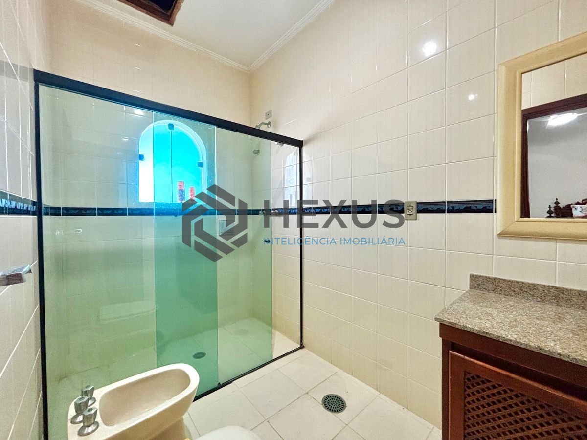 Foto 38 de Casa reformada com piscina e área gourmet no Jardim Acapulco, Guarujá