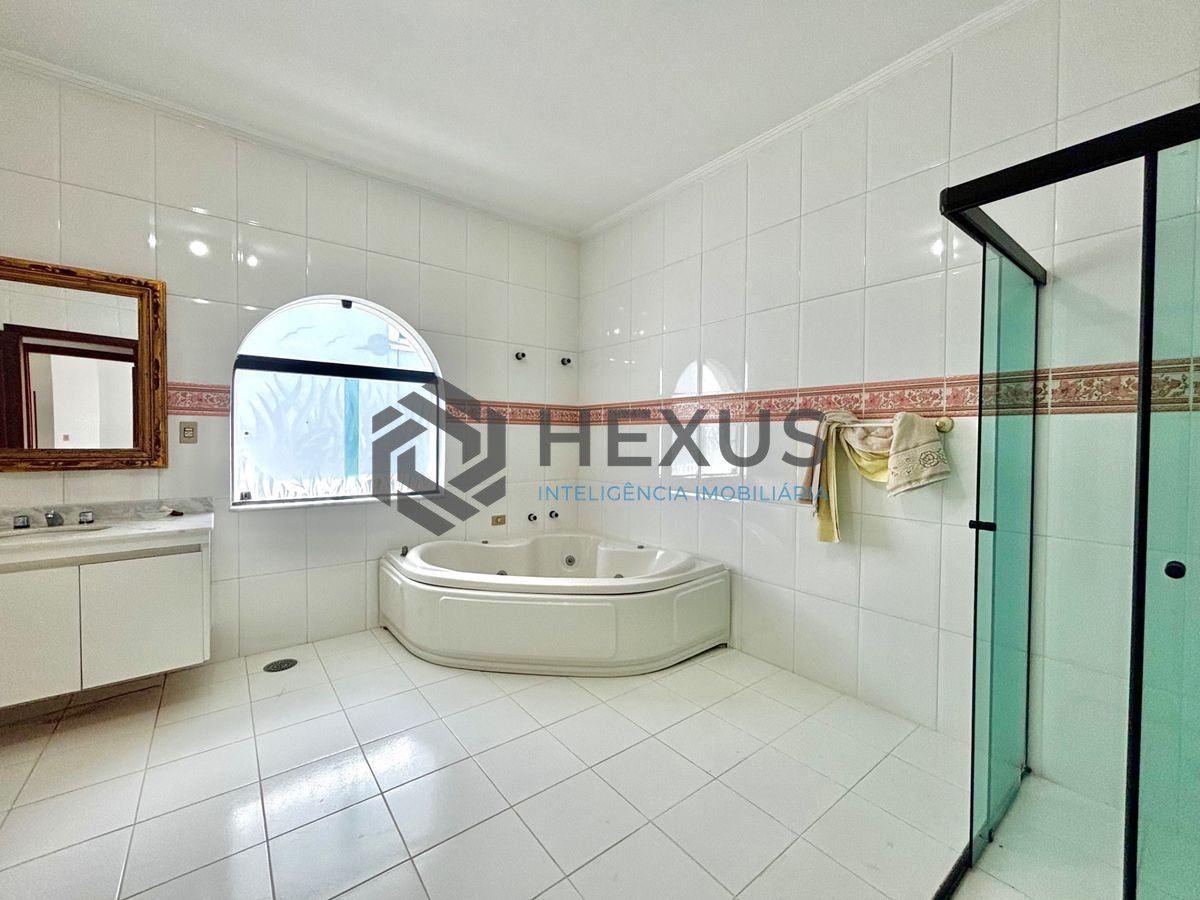 Foto 29 de Casa reformada com piscina e área gourmet no Jardim Acapulco, Guarujá