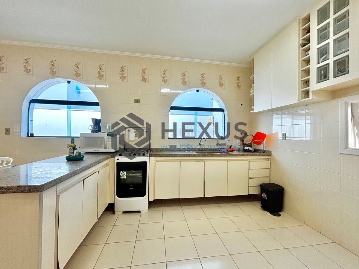 Foto 22 de Casa reformada com piscina e área gourmet no Jardim Acapulco, Guarujá