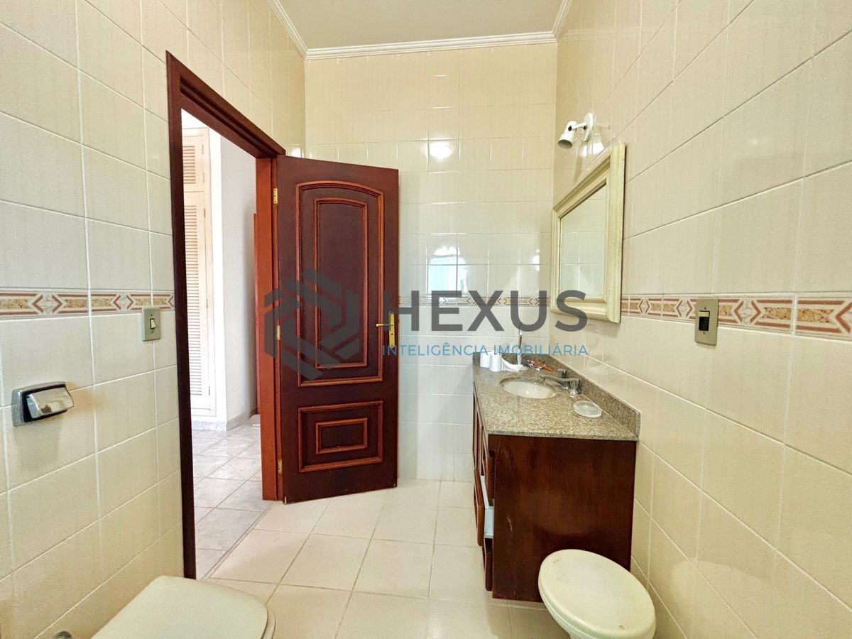 Foto 57 de Casa reformada com piscina e área gourmet no Jardim Acapulco, Guarujá
