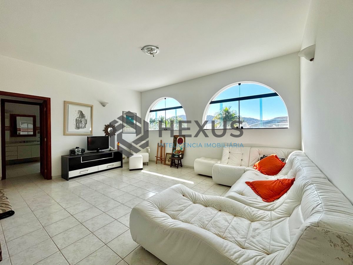 Foto 31 de Casa reformada com piscina e área gourmet no Jardim Acapulco, Guarujá