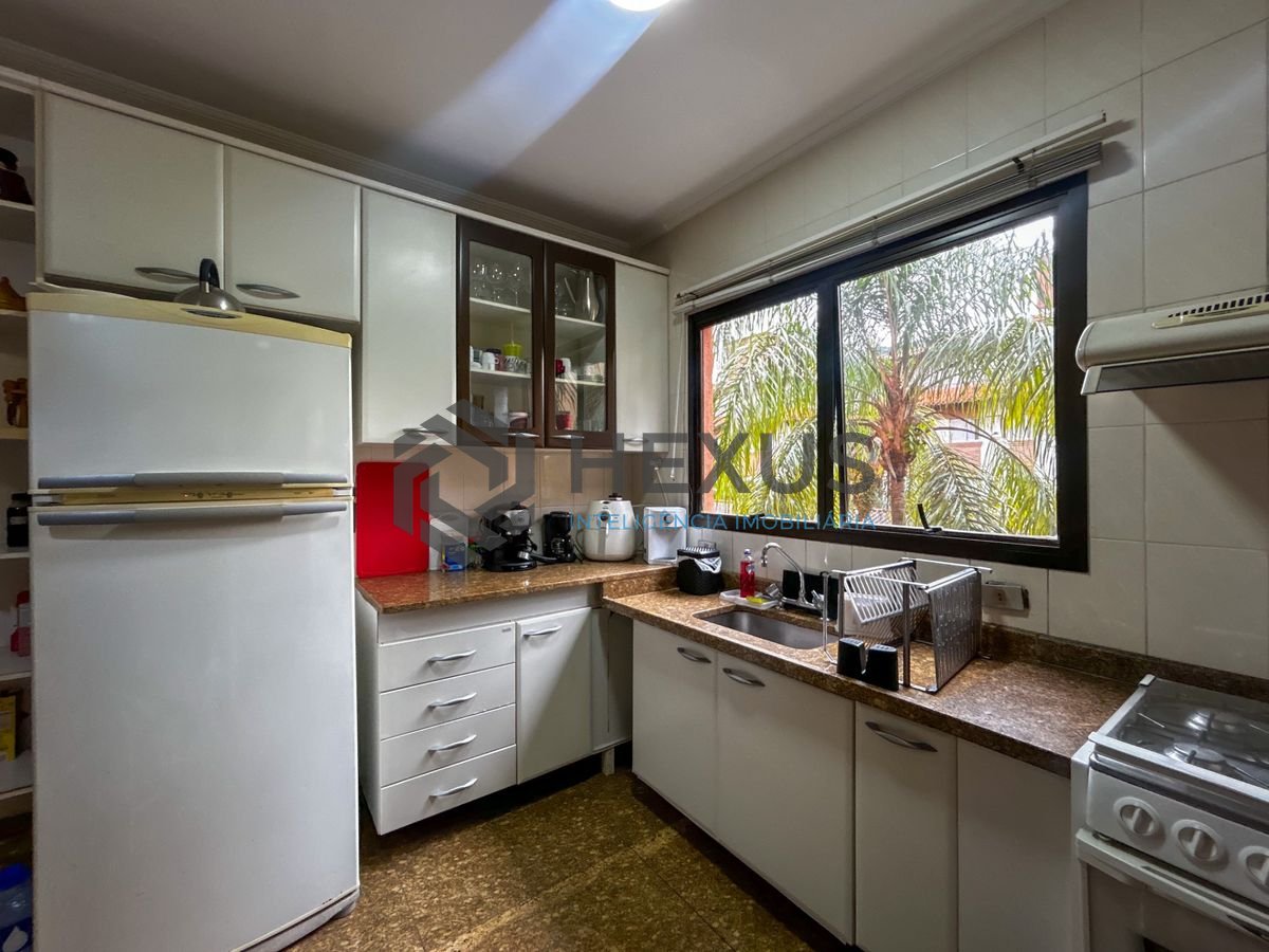Foto 31 de Apartamento com varanda vista mar e lazer a 250m da praia na Enseada, Guarujá