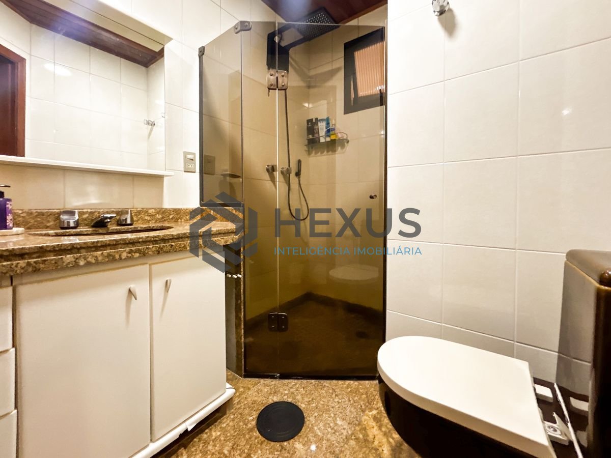 Foto 10 de Apartamento com varanda vista mar e lazer a 250m da praia na Enseada, Guarujá