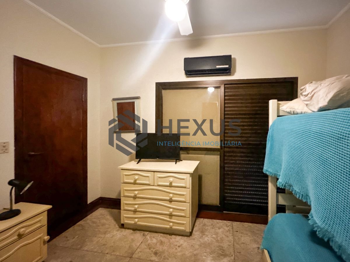 Foto 13 de Apartamento com varanda vista mar e lazer a 250m da praia na Enseada, Guarujá