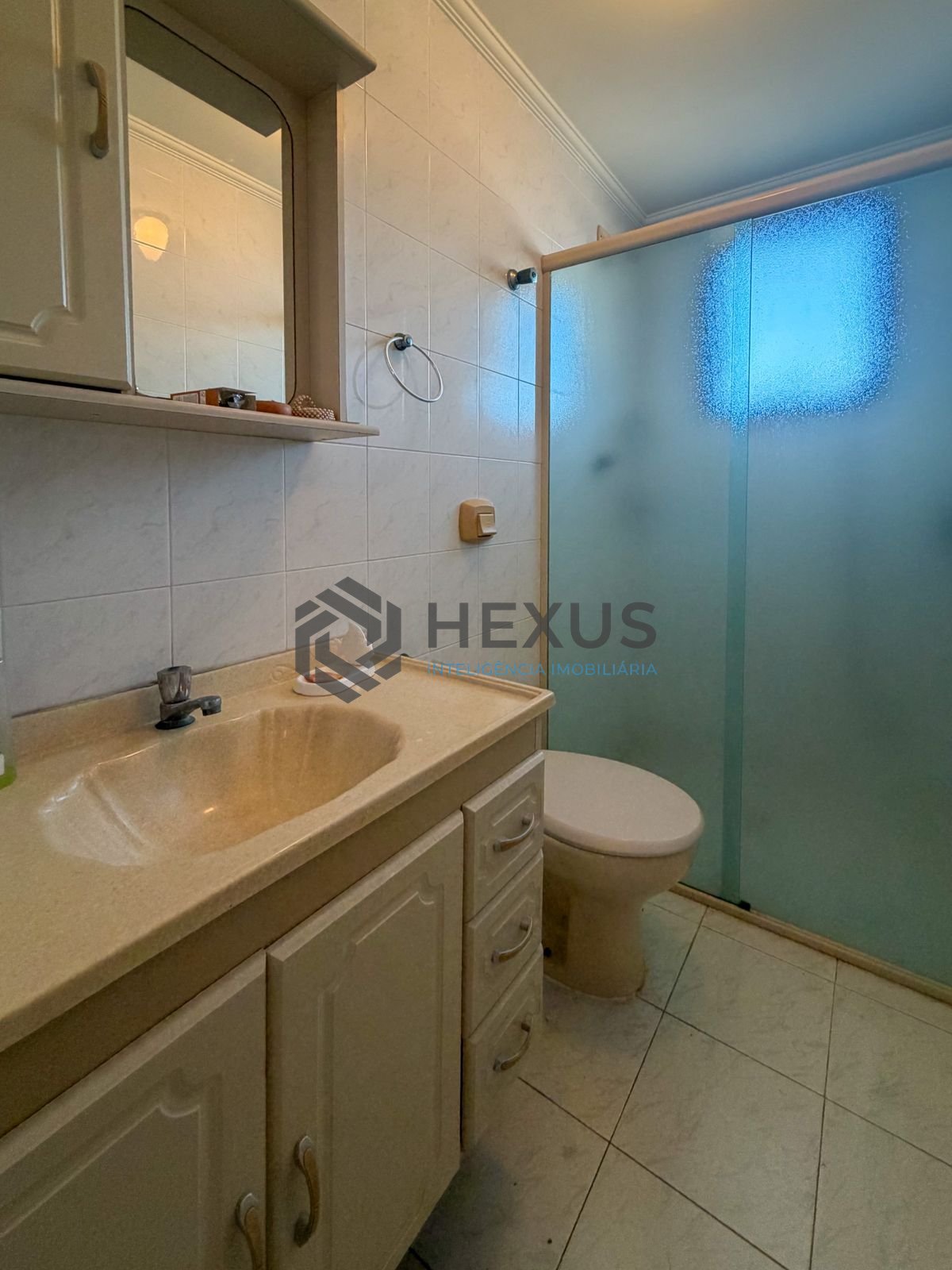 Foto 6 de Apartamento com varanda e lazer a 500m da praia na Enseada, Guarujá