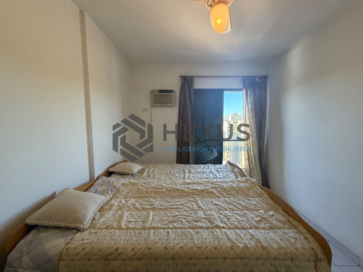Foto 10 de Apartamento com varanda e lazer a 500m da praia na Enseada, Guarujá