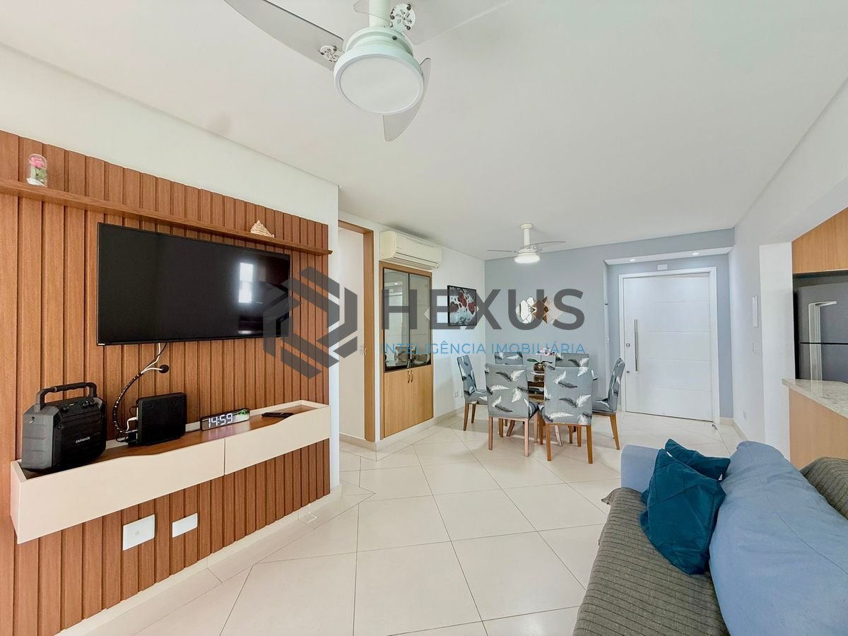 Foto 15 de Apartamento reformado com varanda e lazer a 250m da praia na região da Brunela na Enseada, Guarujá