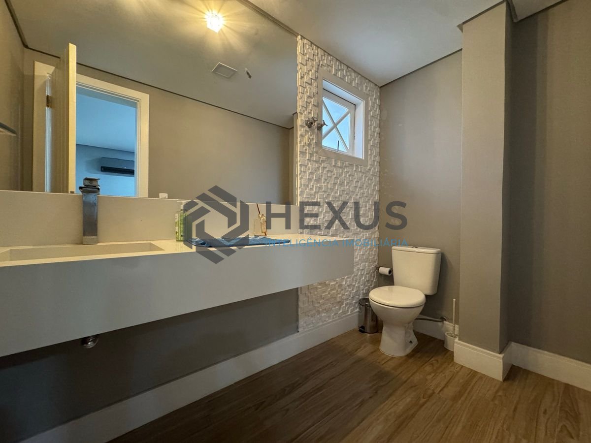 Foto 40 de Casa reformada com piscina e área gourmet no Jardim Pernambuco I, Guarujá