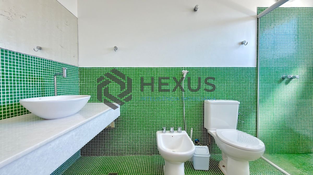 Foto 17 de Casa reformada com piscina e área gourmet no Jardim Acapulco, Guarujá