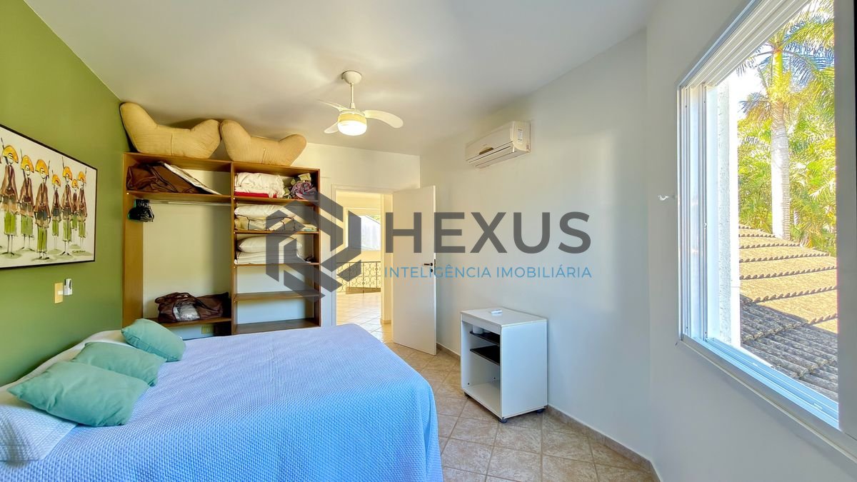 Foto 14 de Casa reformada com piscina e área gourmet no Jardim Acapulco, Guarujá