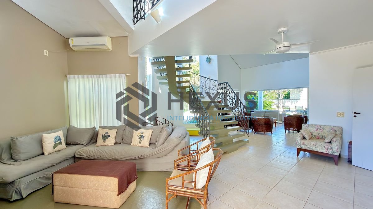 Foto 22 de Casa reformada com piscina e área gourmet no Jardim Acapulco, Guarujá