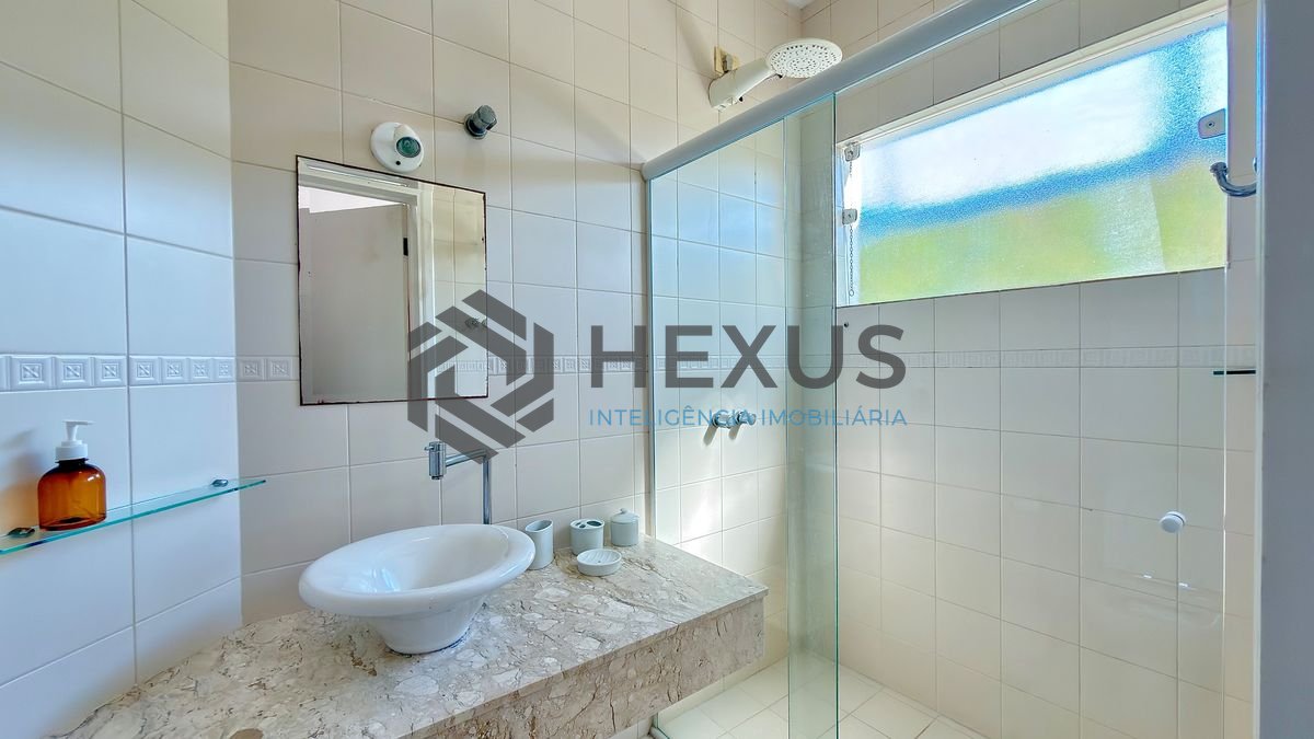 Foto 11 de Casa reformada com piscina e área gourmet no Jardim Acapulco, Guarujá