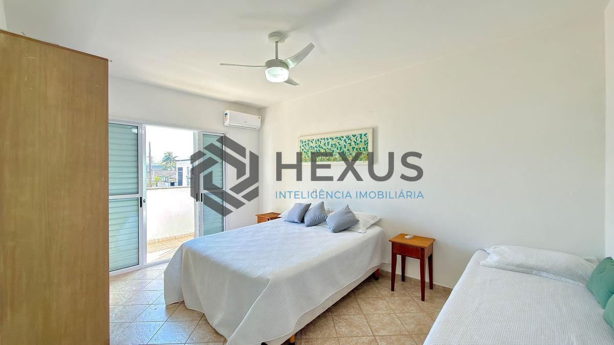 Foto 16 de Casa reformada com piscina e área gourmet no Jardim Acapulco, Guarujá
