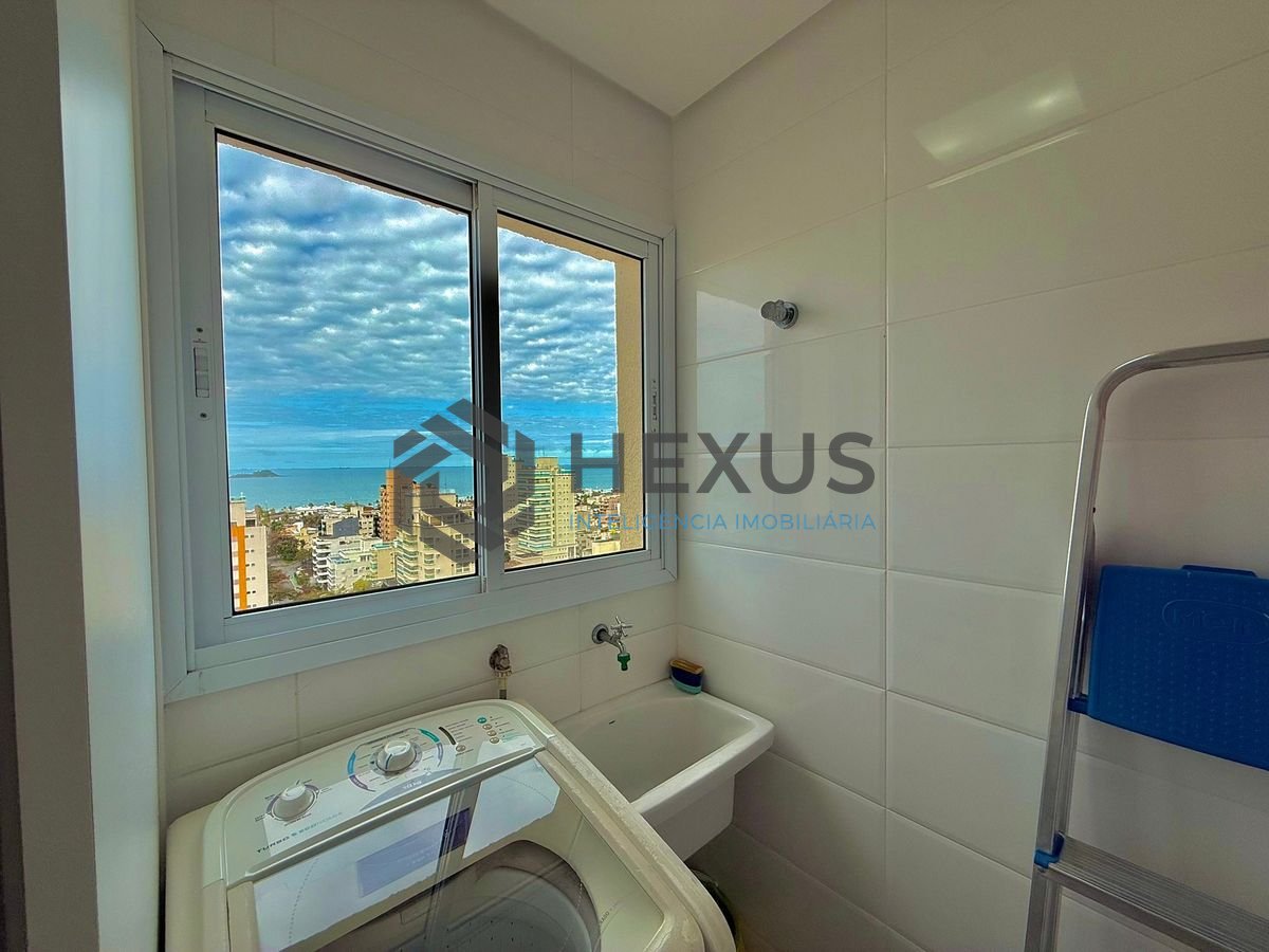 Foto 36 de Apartamento reformado com varanda vista mar e lazer a 400m da praia na região da Brunela na Enseada, Guarujá