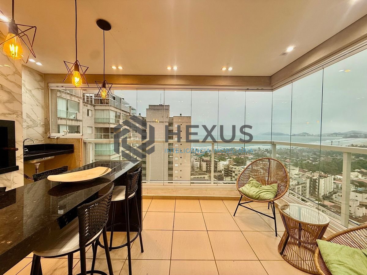 Foto 7 de Apartamento reformado com varanda vista mar e lazer a 300m da praia na região do Tortugas na Enseada, Guarujá