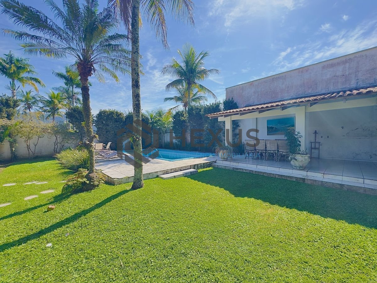 Foto 6 de Casa com piscina e área gourmet no Jardim Acapulco, Guarujá