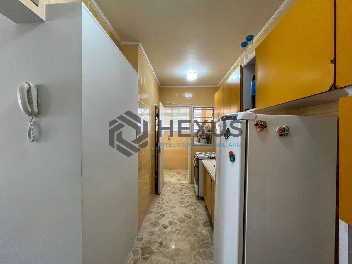 Foto 18 de Apartamento com varanda e lazer a 1 quadra da praia na região da Barra Funda nas Pitangueiras, Guarujá