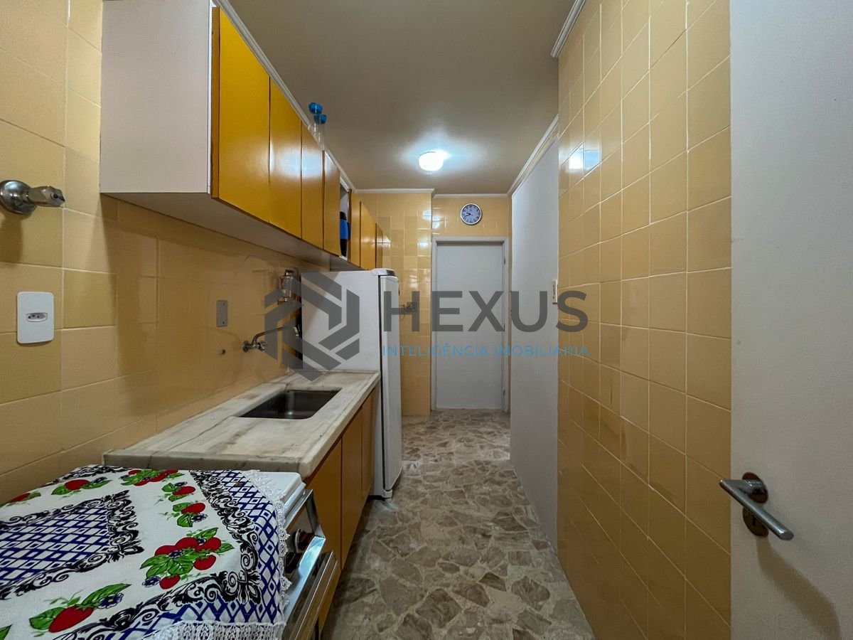 Foto 19 de Apartamento com varanda e lazer a 1 quadra da praia na região da Barra Funda nas Pitangueiras, Guarujá