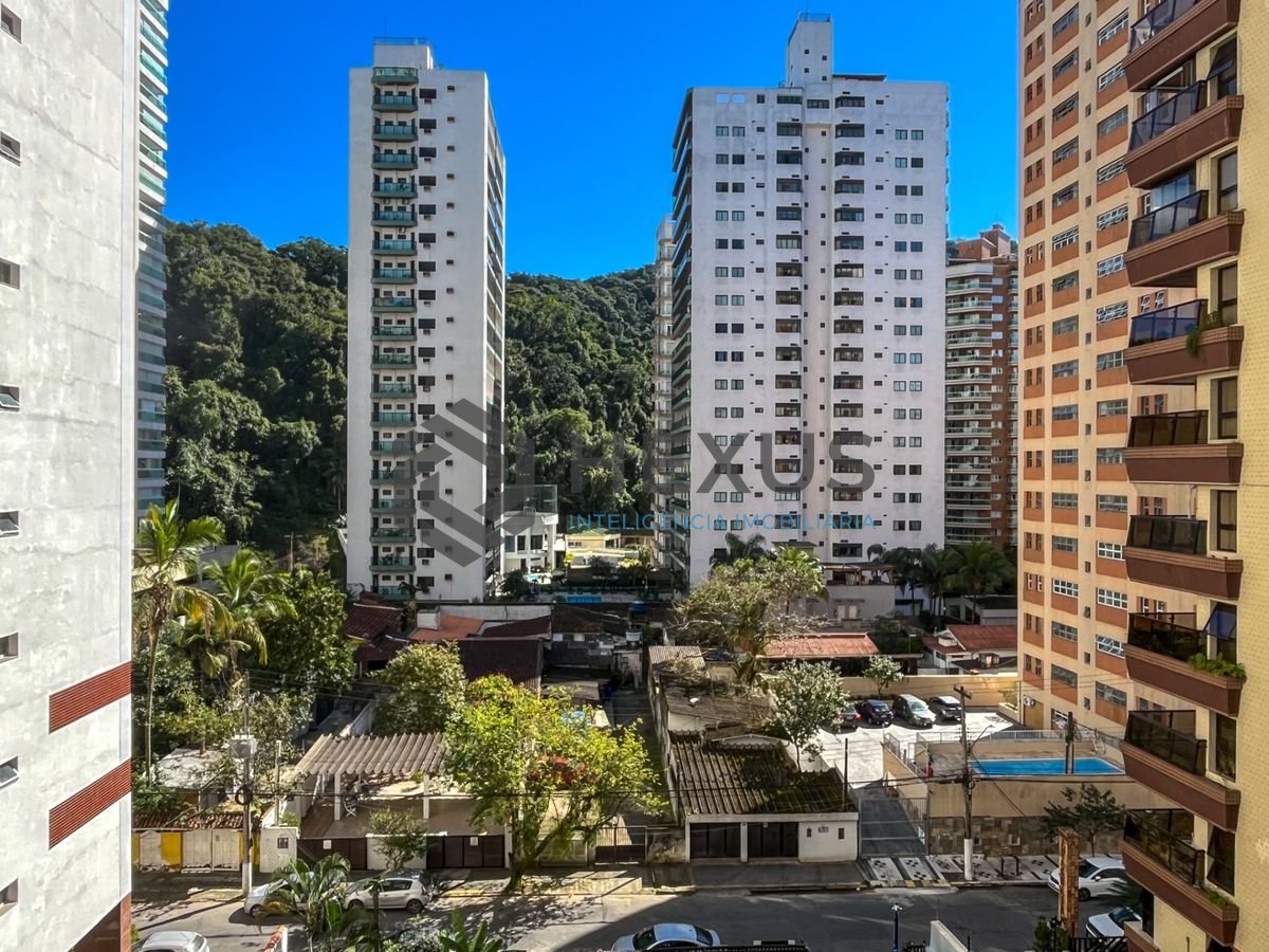 Foto 4 de Apartamento com varanda e lazer a 1 quadra da praia na região da Barra Funda nas Pitangueiras, Guarujá