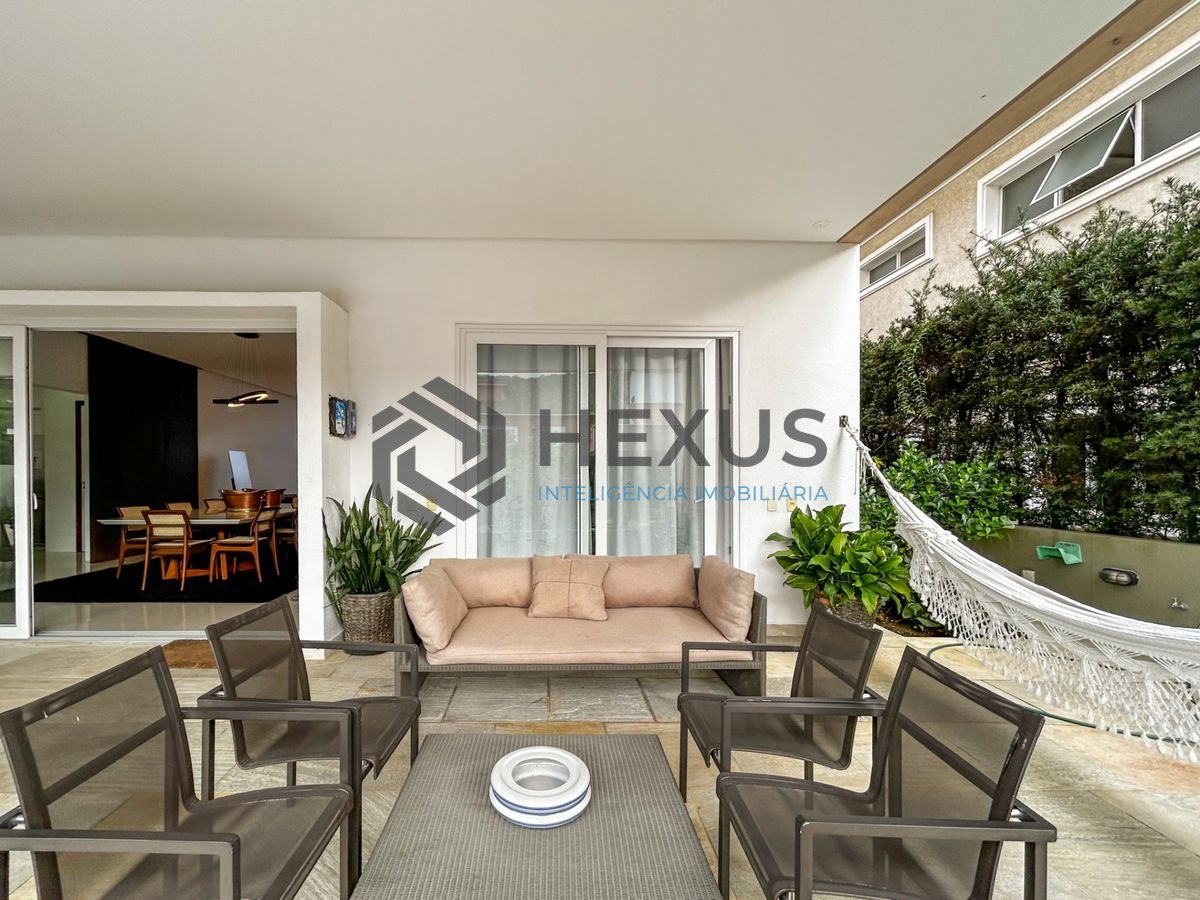 Foto 17 de Casa reformada com piscina e área gourmet no Granville na Enseada, Guarujá