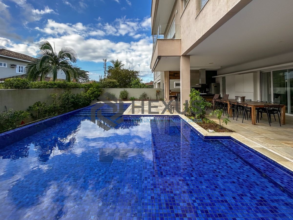 Foto 15 de Casa reformada com piscina e área gourmet no Granville na Enseada, Guarujá