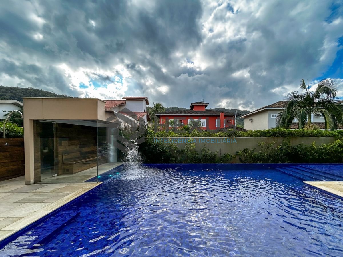 Foto 20 de Casa reformada com piscina e área gourmet no Granville na Enseada, Guarujá